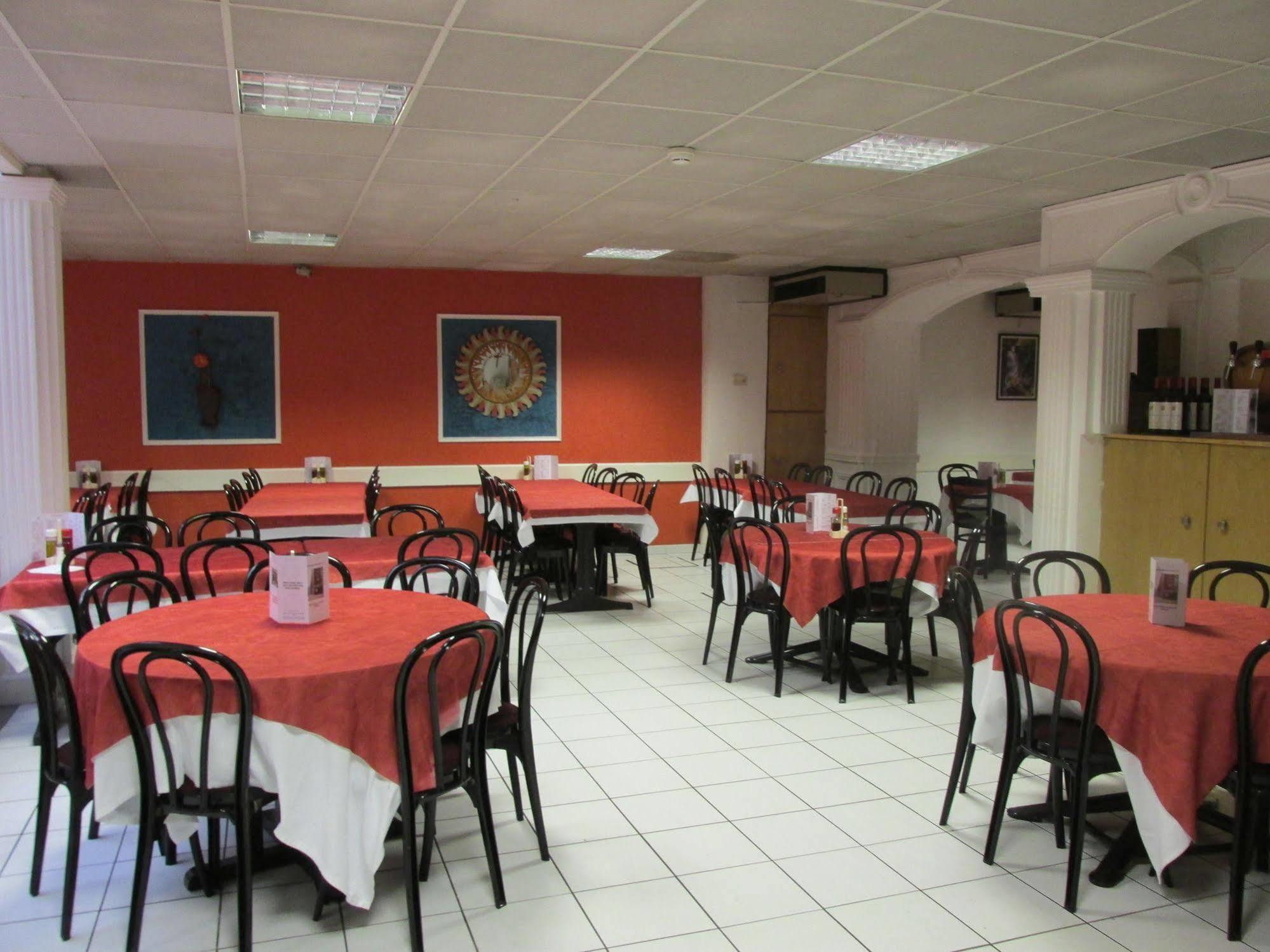 Hotel Estival Arriel Lourdes Exterior photo